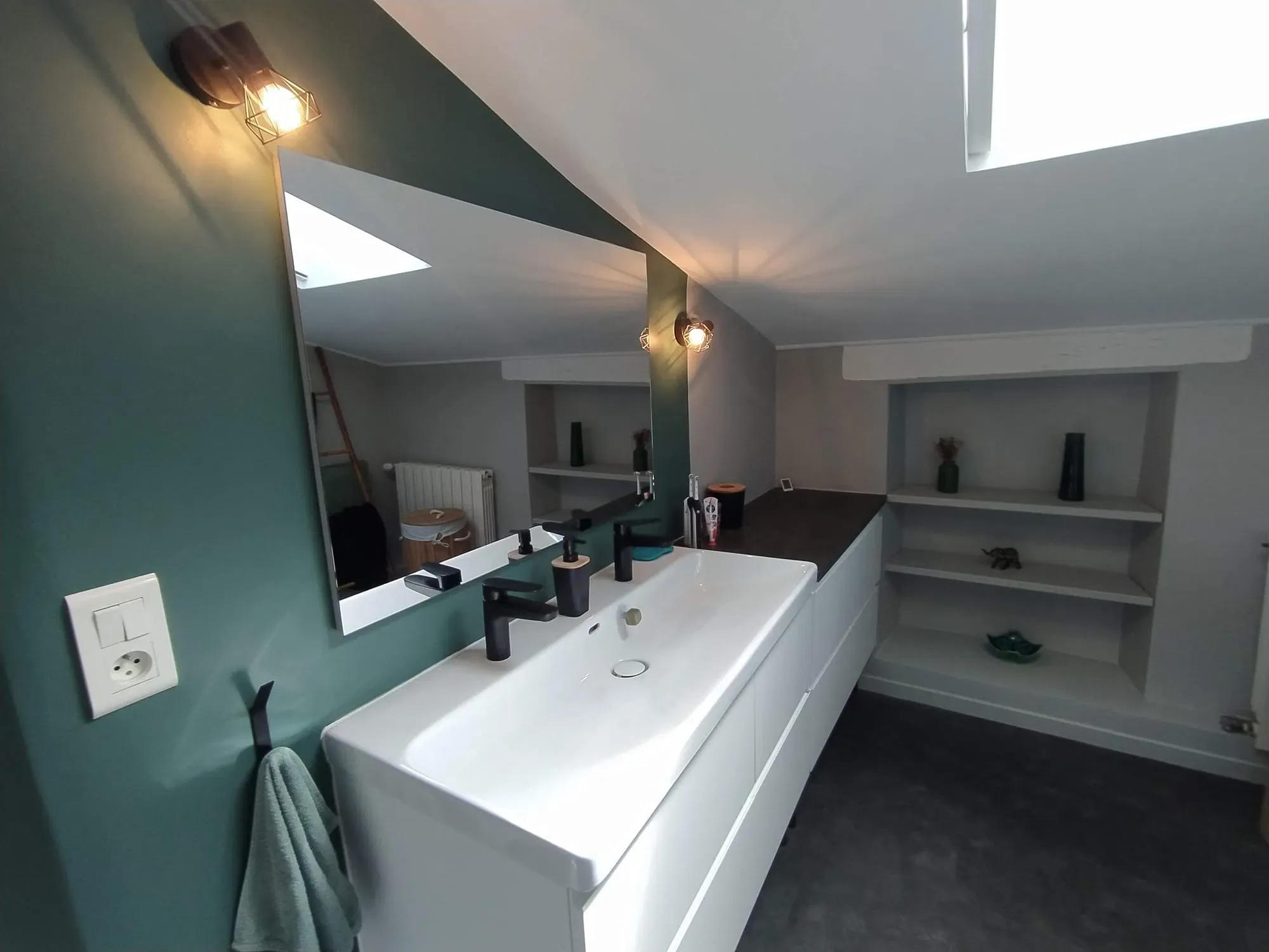 Salle de bain lumineuse